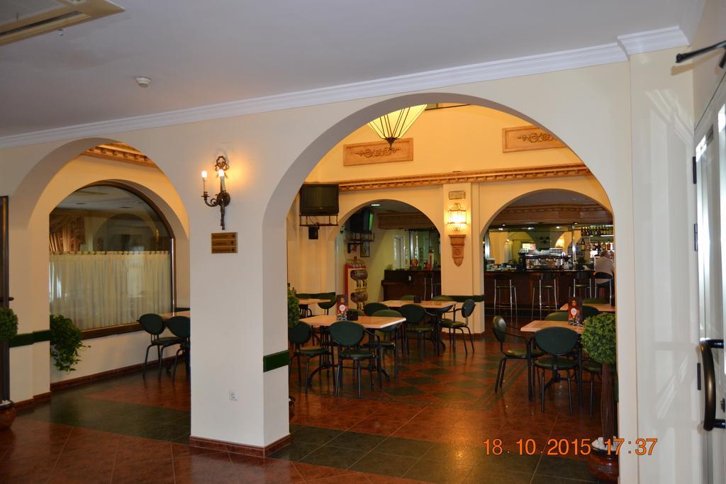 Hotel Poniente Moraleda De Zafayona Exterior photo